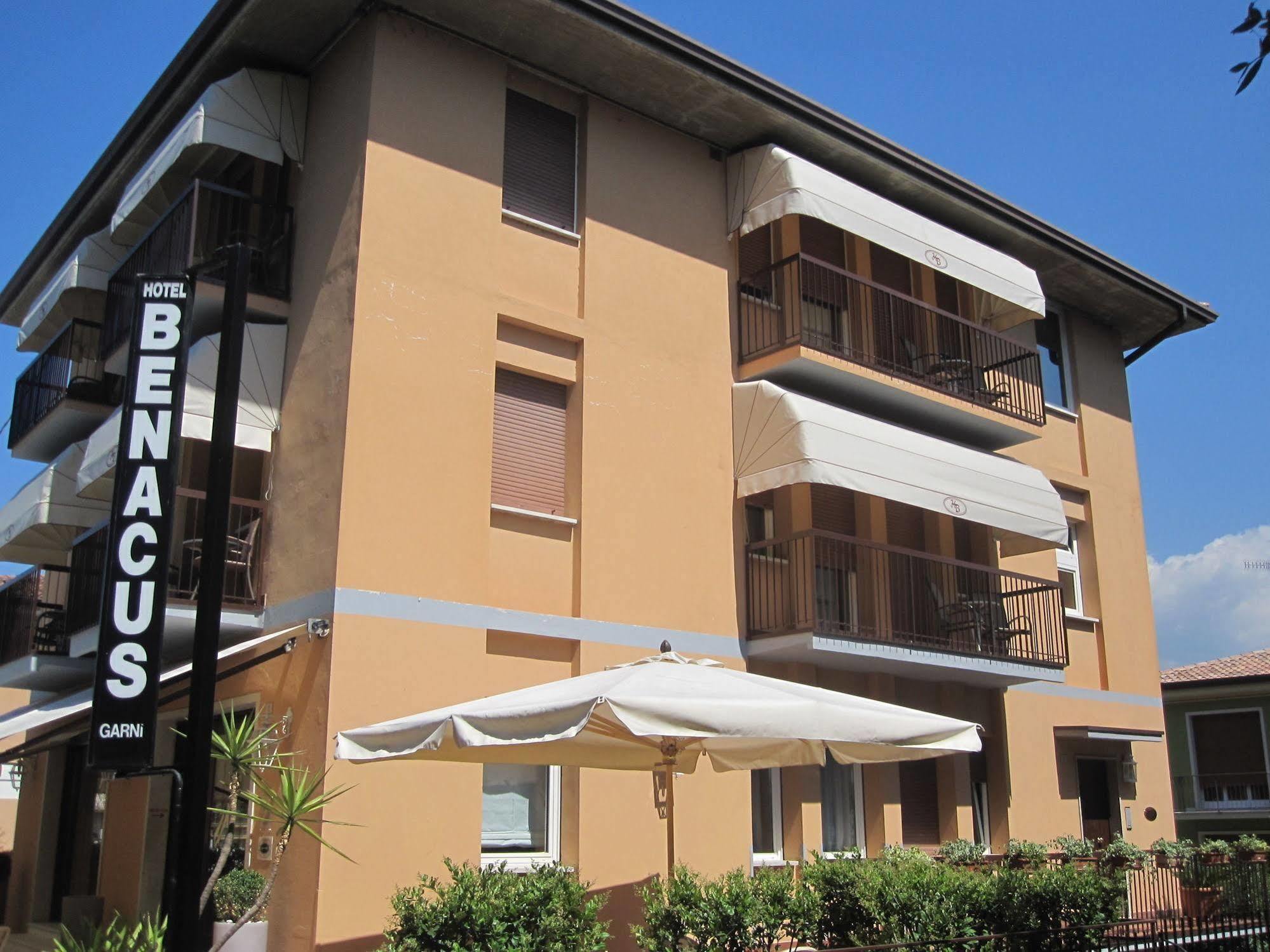 ברדולינו Hotel Benacus מראה חיצוני תמונה