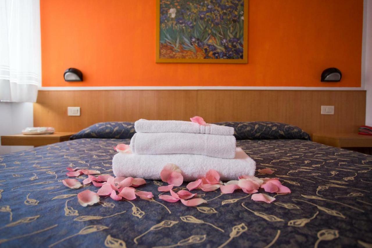 ברדולינו Hotel Benacus מראה חיצוני תמונה