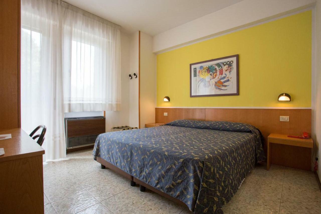 ברדולינו Hotel Benacus מראה חיצוני תמונה